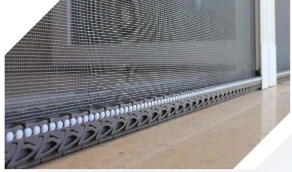 Moustiquaire latérale