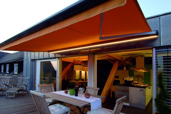 Rail lumineux store banne SOPROFEN